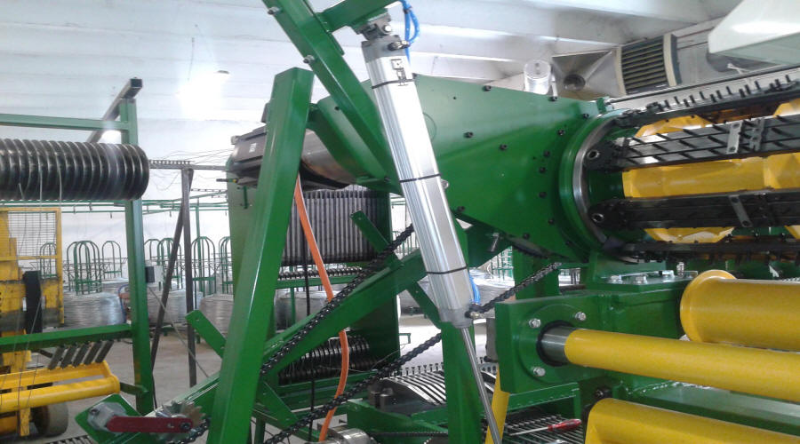 machines for the production of knotted mesh 03